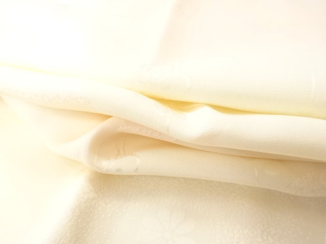  雲に花模様織り出し　長襦袢